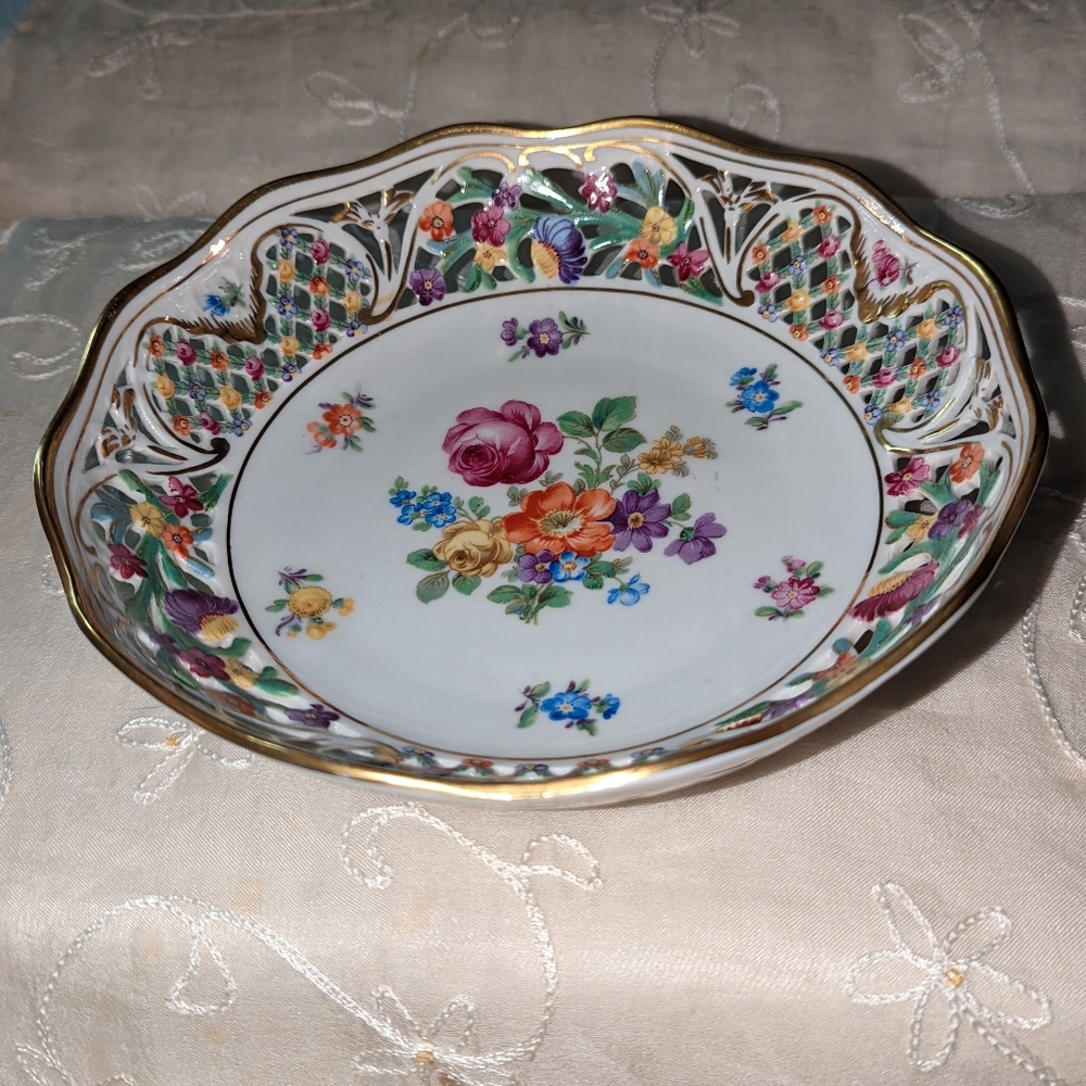 Schumann Arzberg Bavaria round reticulated bowl.